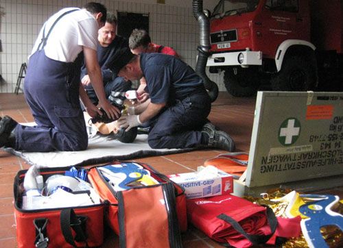 CPR in der Fahrzeughalle